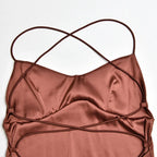 Valentina | Vestido satinado con espalda descubierta