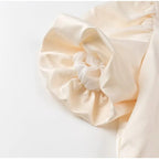 Carmen | Blusa satinada con mangas abullonadas