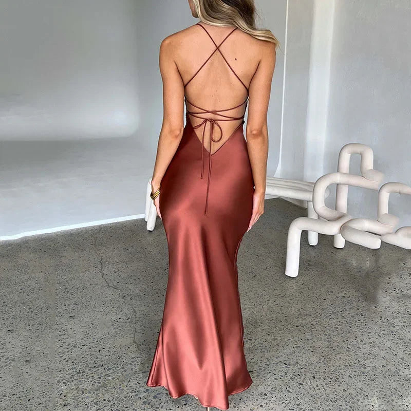 Valentina | Vestido satinado con espalda descubierta