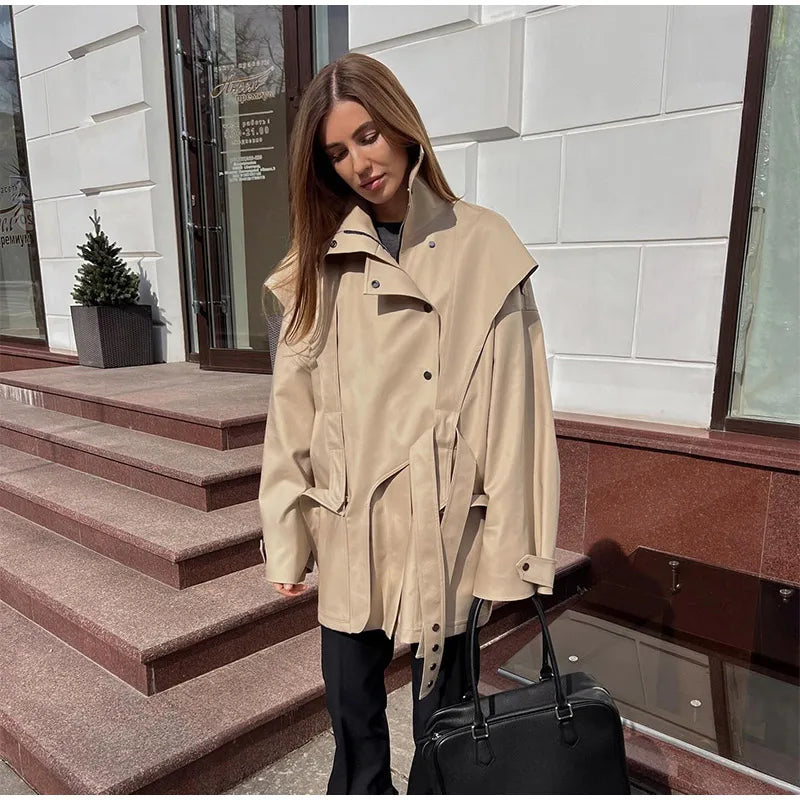 Lucía | Gabardina con cuello alto