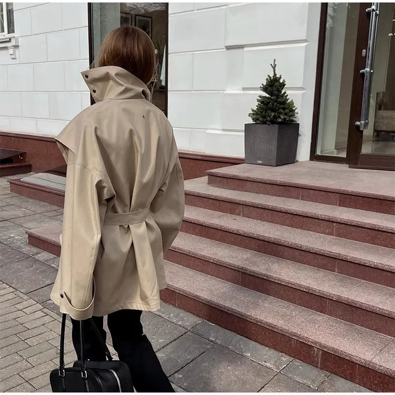 Lucía | Gabardina con cuello alto