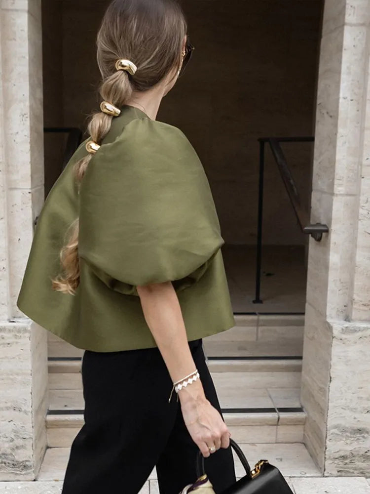 Carmen | Blusa satinada con mangas abullonadas